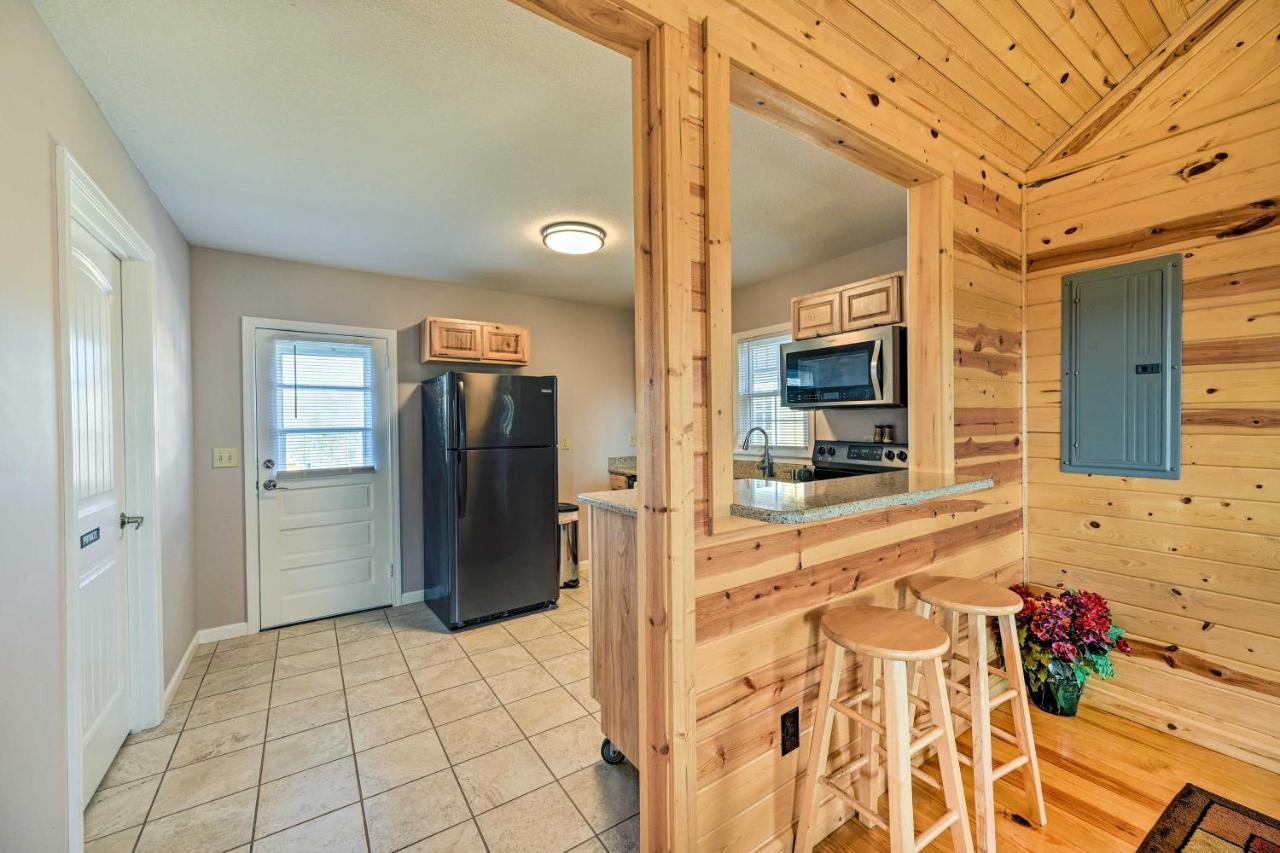Вилла Breathtaking Elkin Getaway With Vineyard Views! Экстерьер фото