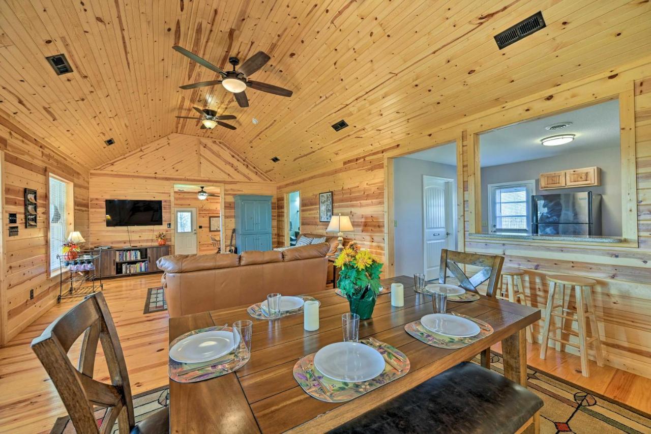 Вилла Breathtaking Elkin Getaway With Vineyard Views! Экстерьер фото