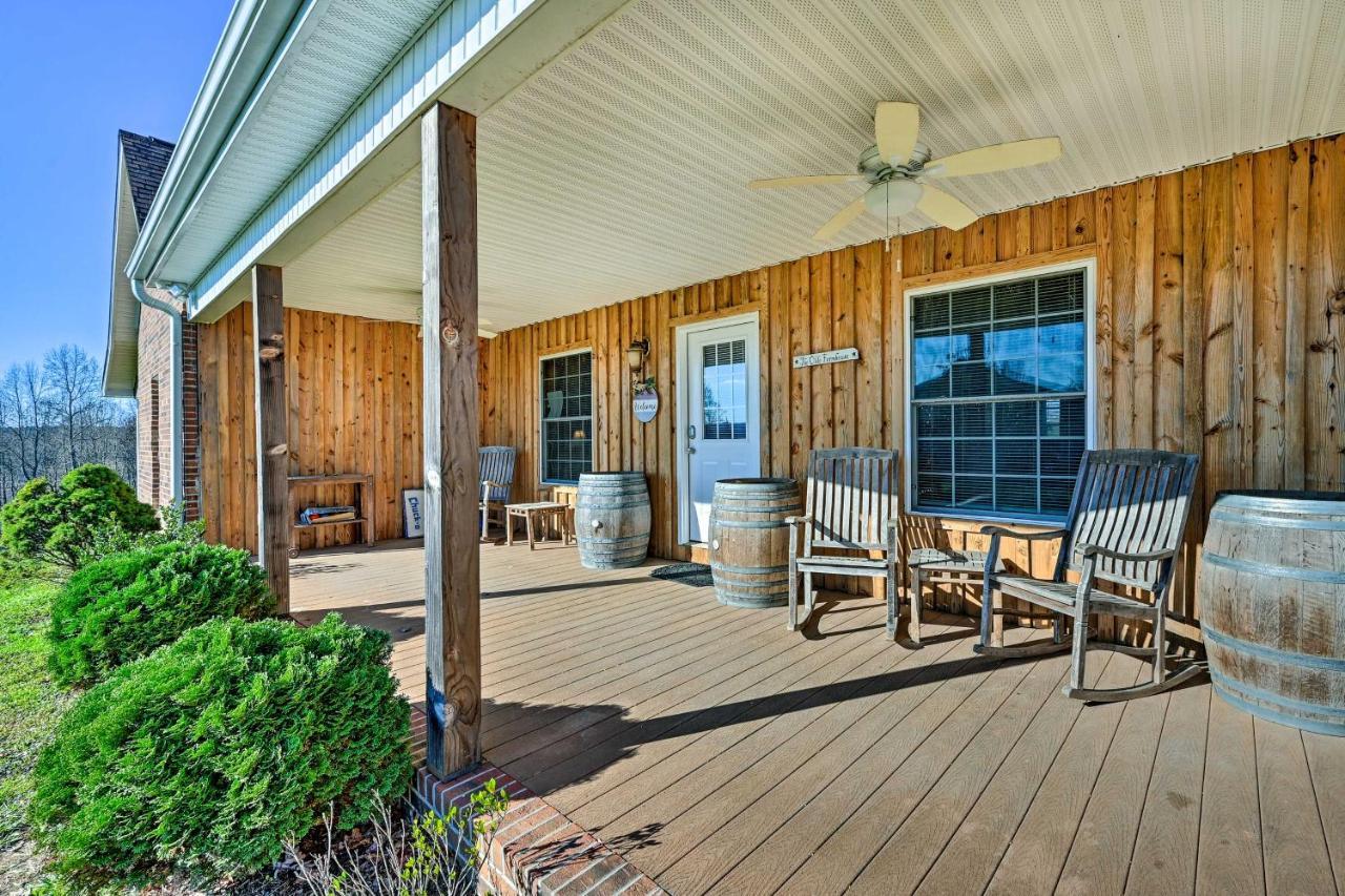 Вилла Breathtaking Elkin Getaway With Vineyard Views! Экстерьер фото