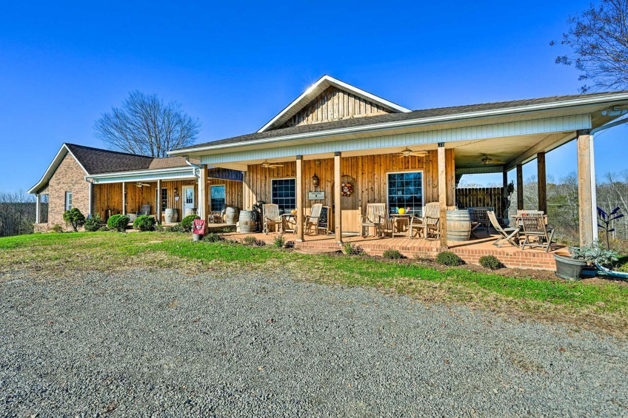 Вилла Breathtaking Elkin Getaway With Vineyard Views! Экстерьер фото