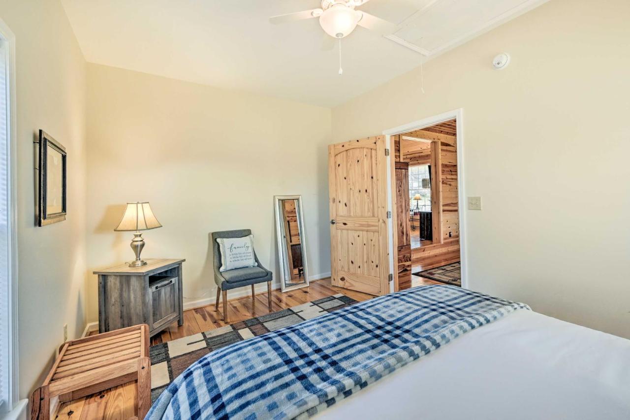Вилла Breathtaking Elkin Getaway With Vineyard Views! Экстерьер фото