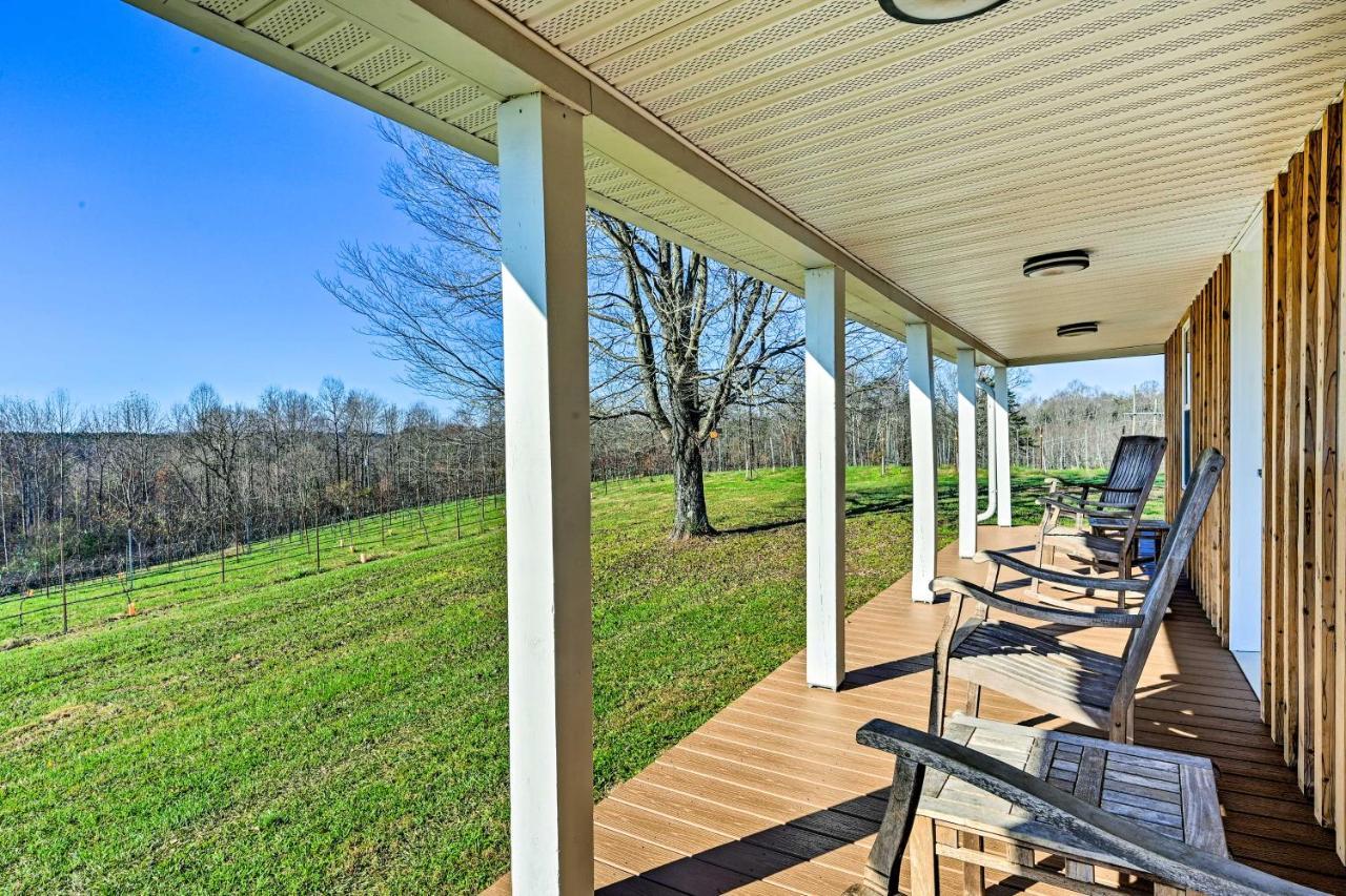 Вилла Breathtaking Elkin Getaway With Vineyard Views! Экстерьер фото